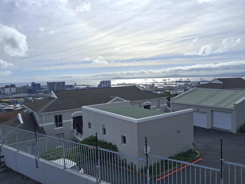 To Let 2 Bedroom Property for Rent in Vredehoek Western Cape